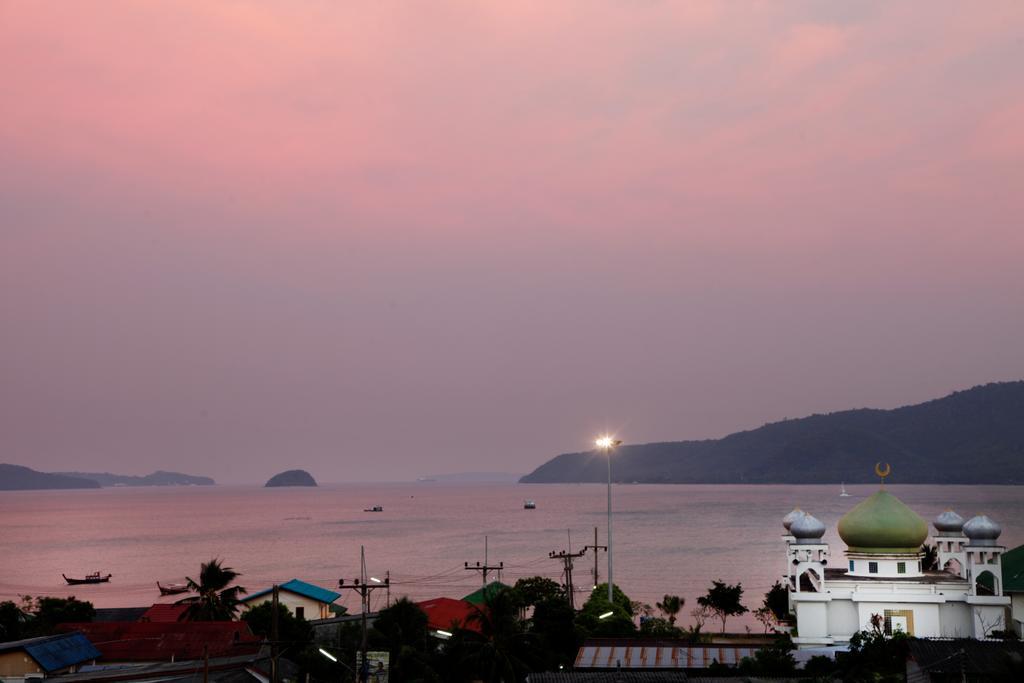 Raya Rawai Place Buitenkant foto